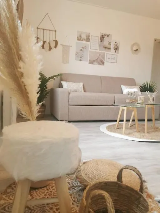 Le Bohemien *Studio 30M²*Wifi*Parking Prive*Calme Lourdes Franciaország